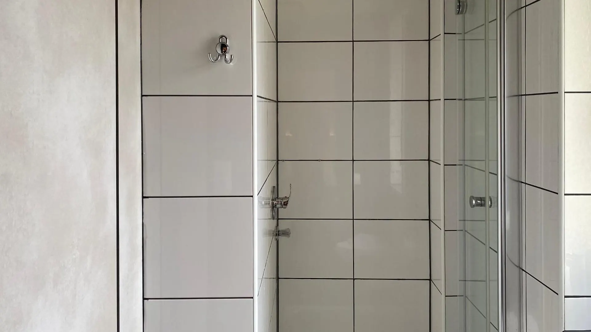 Hotel Petite Koenigsallee Self Check-In Düsseldorf 3*,  Almanya
